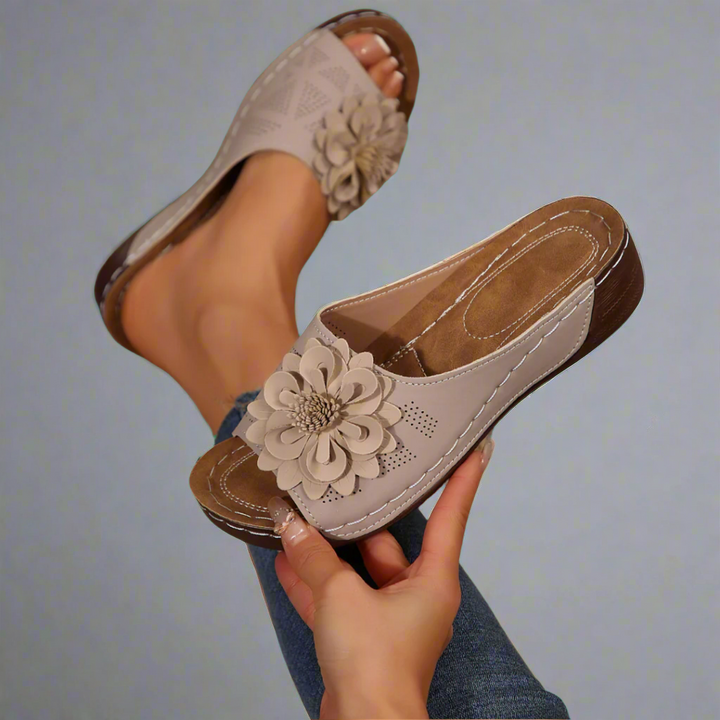 Jolanda | Elegant orthopedic sandals with floral pattern
