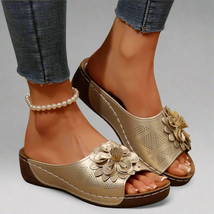 Jolanda | Elegant orthopedic sandals with floral pattern