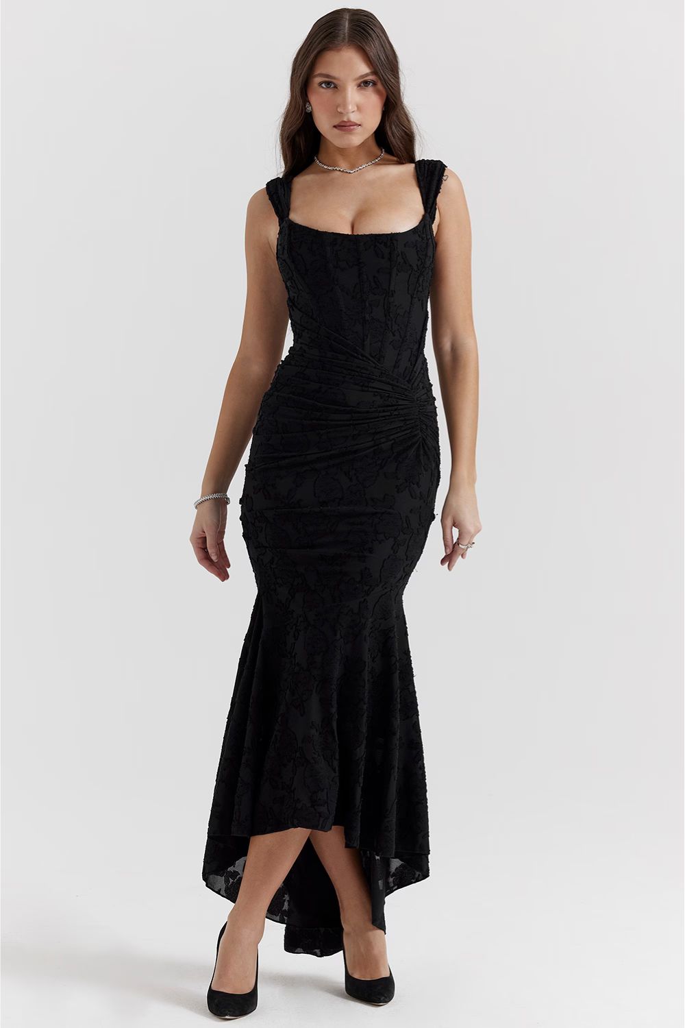 Bente vee™ | Elegant Long Dress with Corset Silhouette