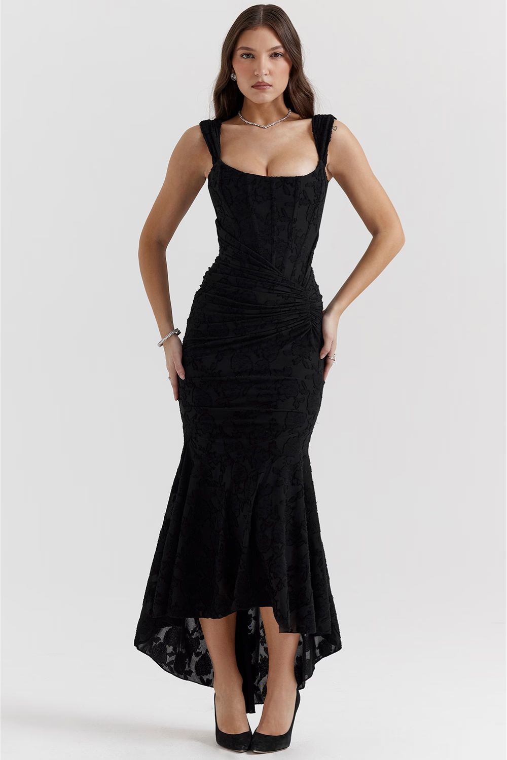 Bente vee™ | Elegant Long Dress with Corset Silhouette