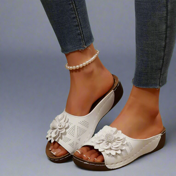 Jolanda | Elegant orthopedic sandals with floral pattern