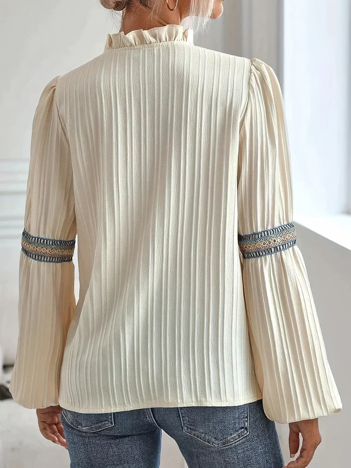 Colette | Magnificent blouse with V-neck