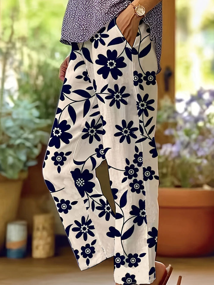 Lavina | Loose pants with a stylish floral print