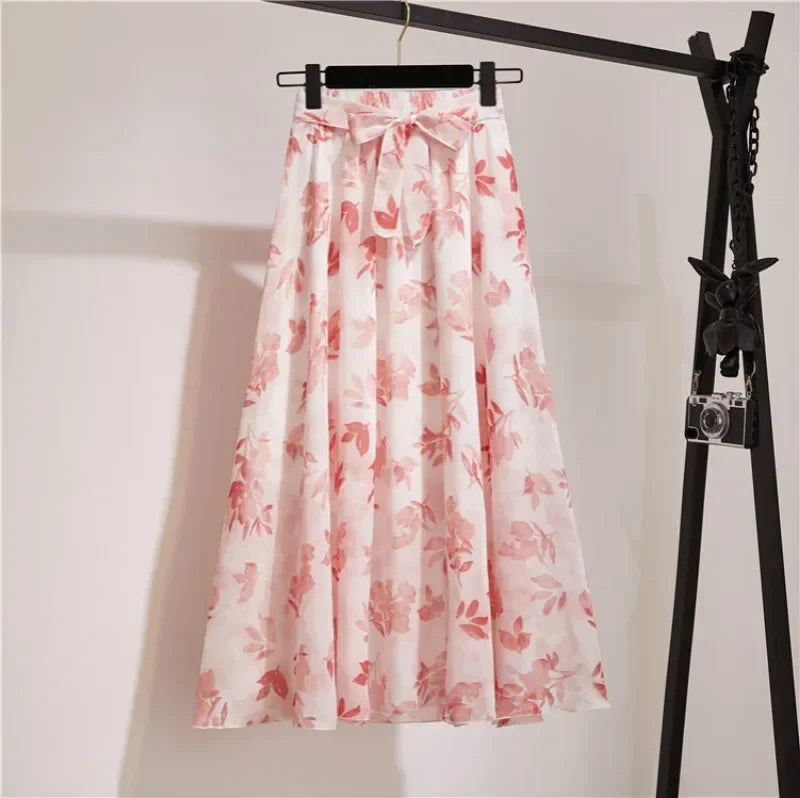 Aurelia | Midi skirt with playful elegance