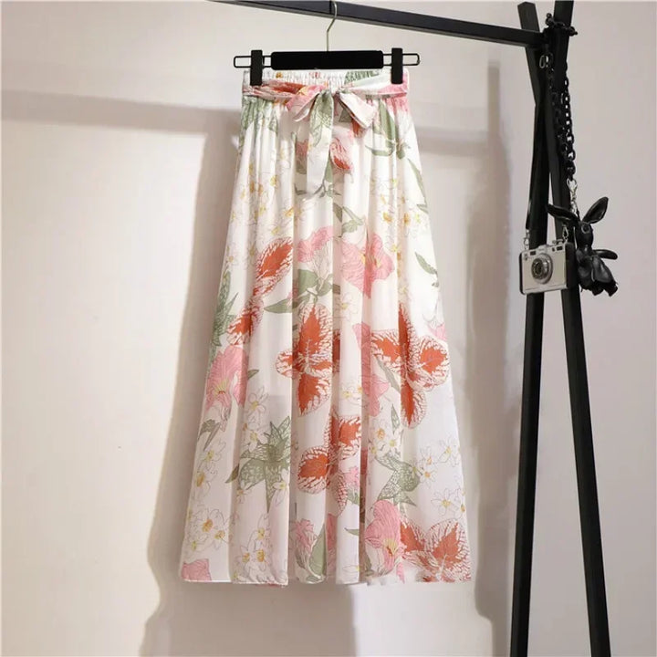 Aurelia | Midi skirt with playful elegance