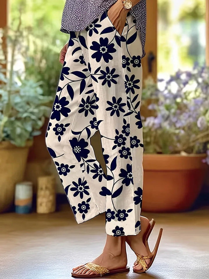 Lavina | Loose pants with a stylish floral print