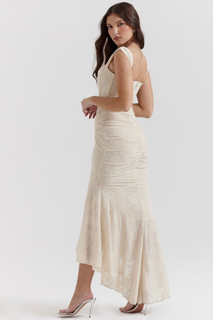 Bente vee™ | Elegant Long Dress with Corset Silhouette